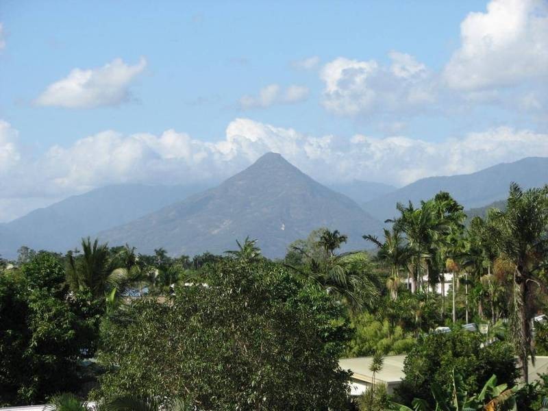 Cnr Golden Grove – Robert Road, Bentley Park QLD 4869