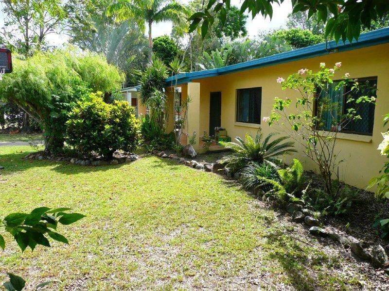 9 Hood Street, Trinity Park QLD 4879