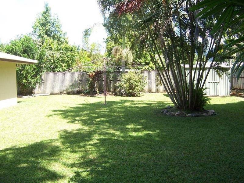 15 Ronto Close, Manoora QLD 4870