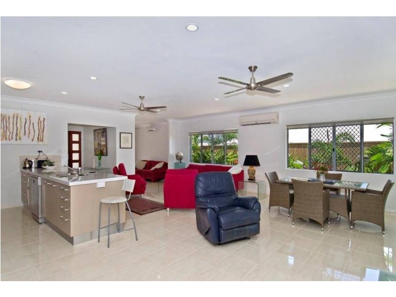 7 Propeller Court, Trinity Beach QLD 4879