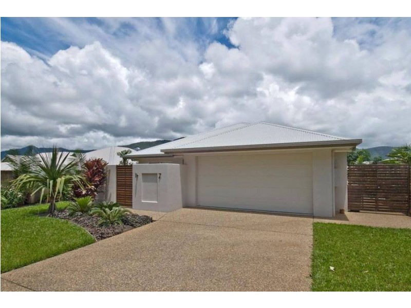 7 Propeller Court, Trinity Beach QLD 4879