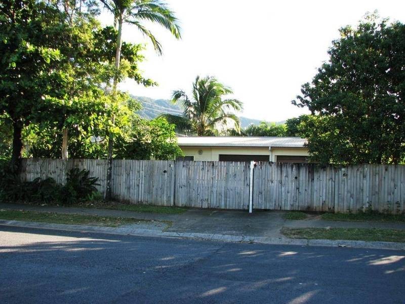 8 Anderson Road, Woree QLD 4868