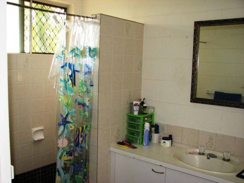 8 Anderson Road, Woree QLD 4868