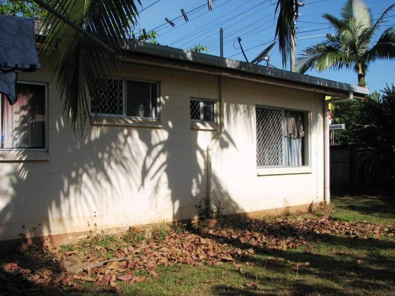 8 Anderson Road, Woree QLD 4868