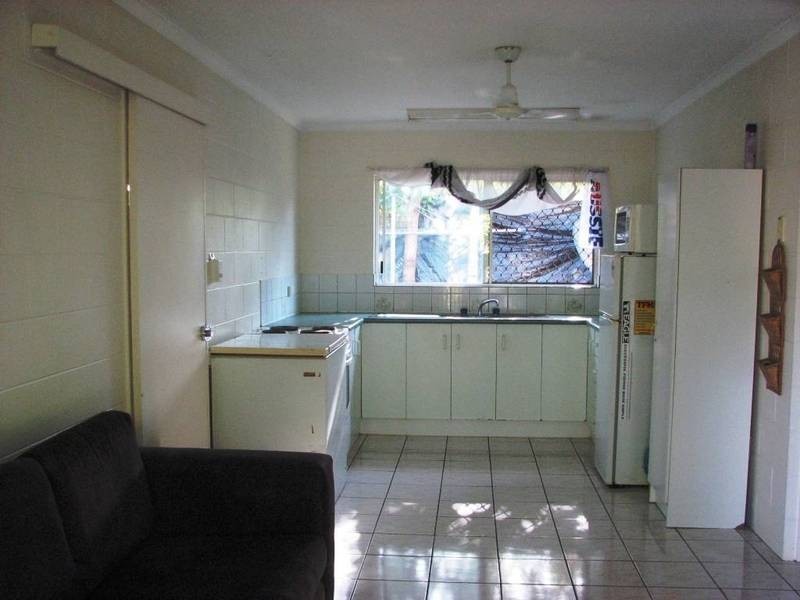 8 Anderson Road, Woree QLD 4868