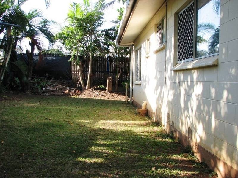 8 Anderson Road, Woree QLD 4868