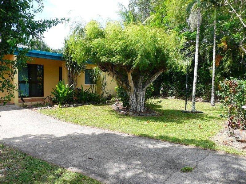 9 Hood Street, Trinity Park QLD 4879