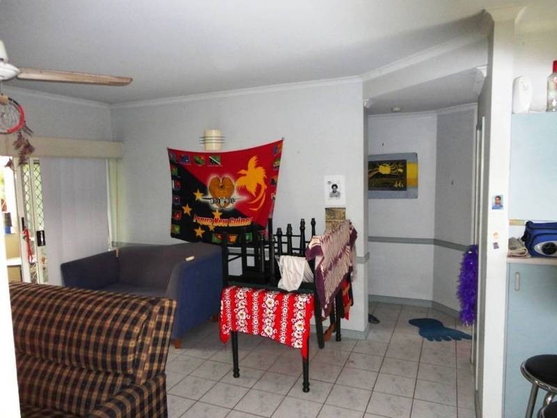 2/4 Brown Street, Woree QLD 4868