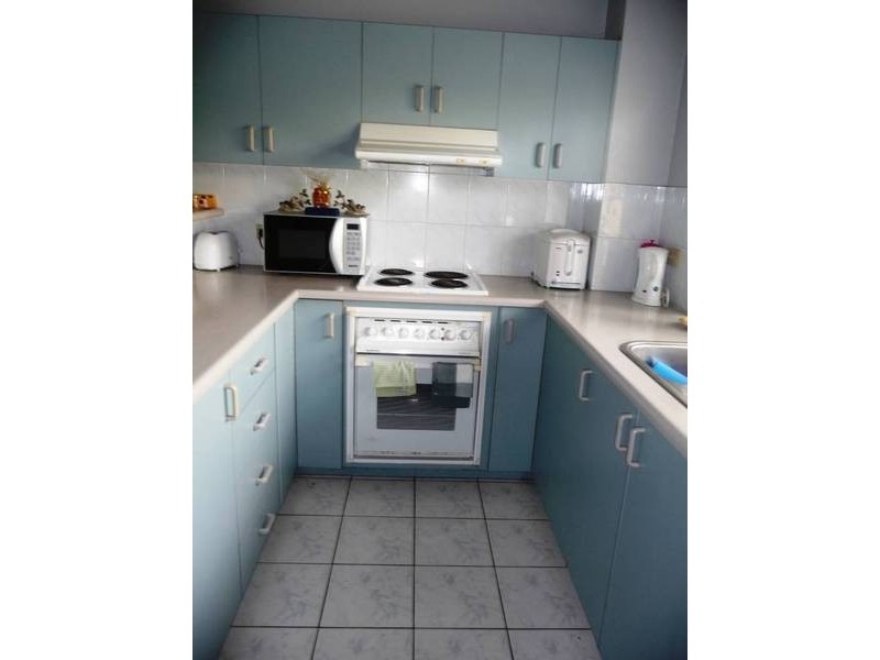 2/4 Brown Street, Woree QLD 4868