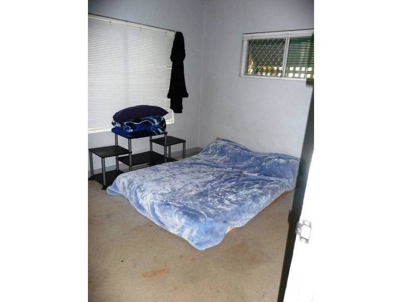 2/4 Brown Street, Woree QLD 4868