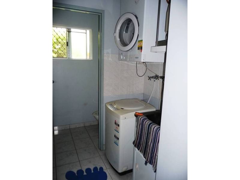 2/4 Brown Street, Woree QLD 4868