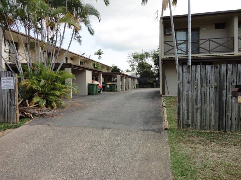 10/17 Sandown Close, Woree QLD 4868