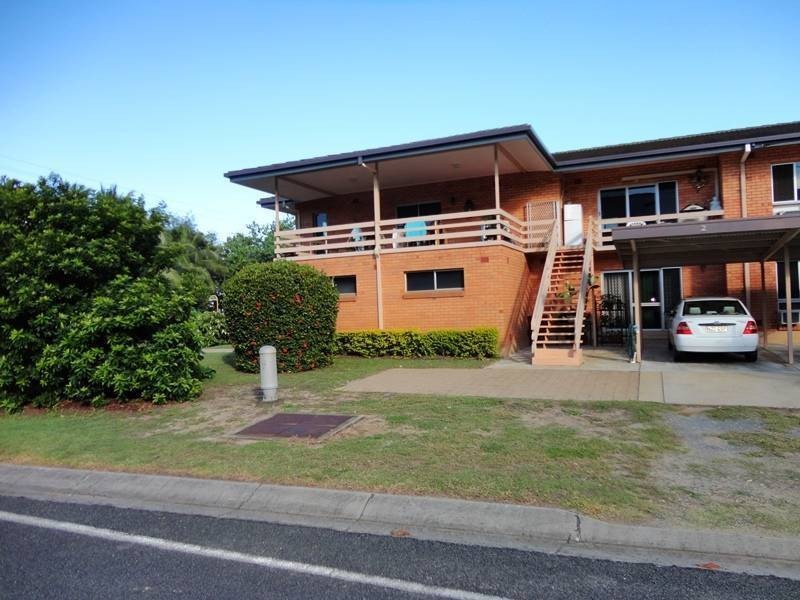 1/49  Sims Esplanade, Yorkeys Knob QLD 4878