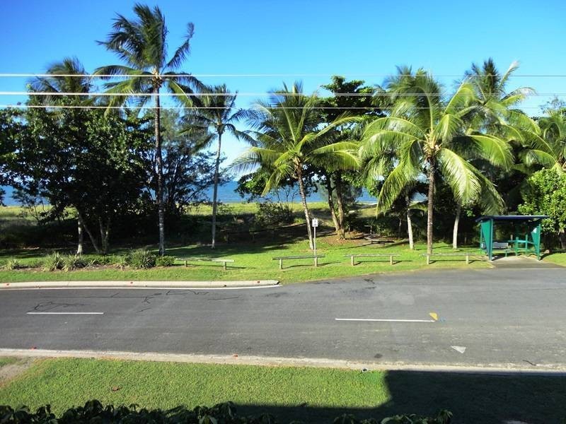 1/49  Sims Esplanade, Yorkeys Knob QLD 4878