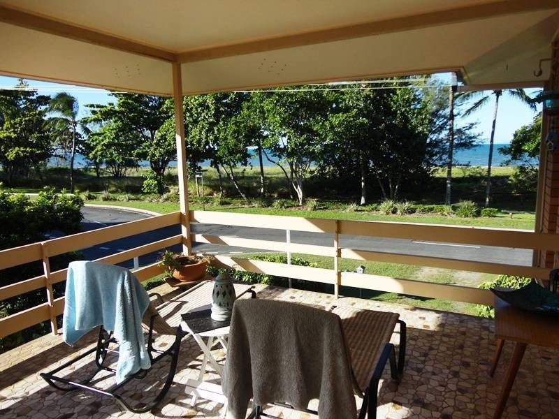 1/49  Sims Esplanade, Yorkeys Knob QLD 4878