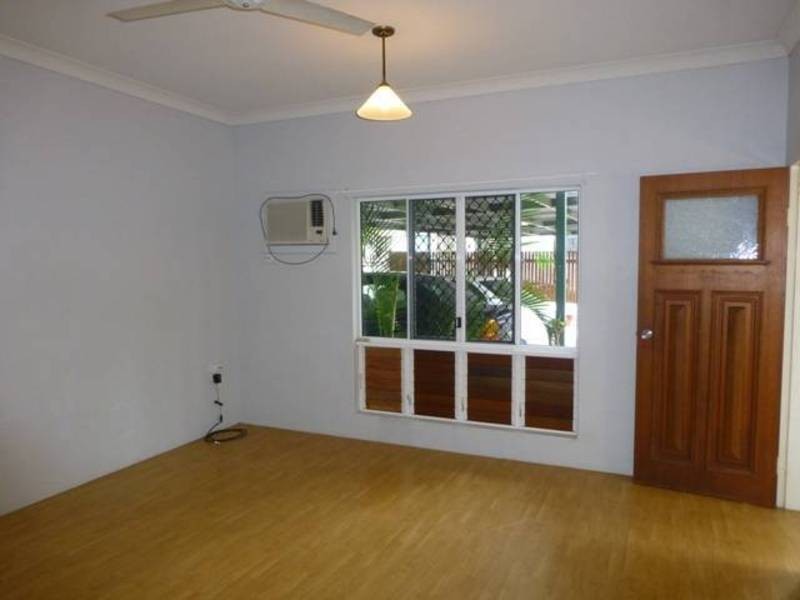 1/24 Macilwraith Street, Manoora QLD 4870