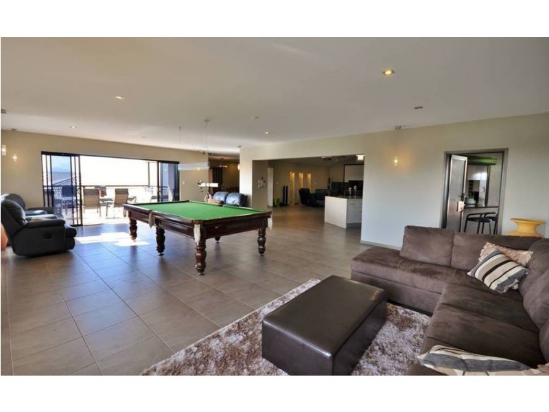 17 Barcoo Close, Bentley Park QLD 4869