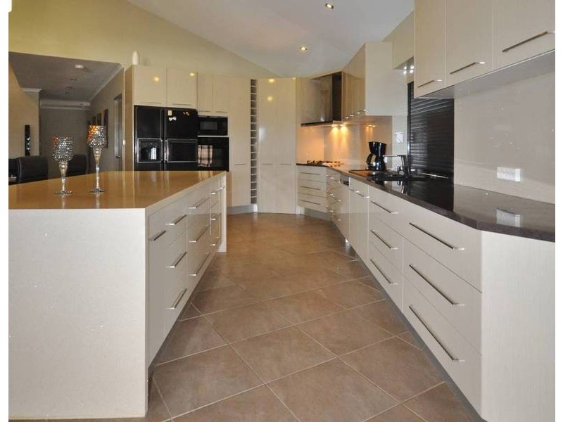 17 Barcoo Close, Bentley Park QLD 4869