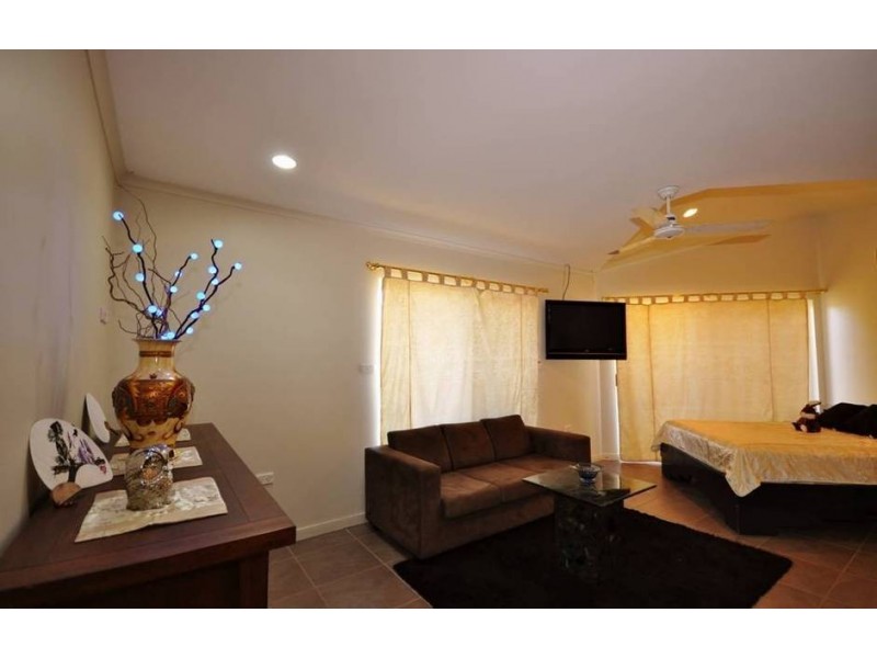 17 Barcoo Close, Bentley Park QLD 4869