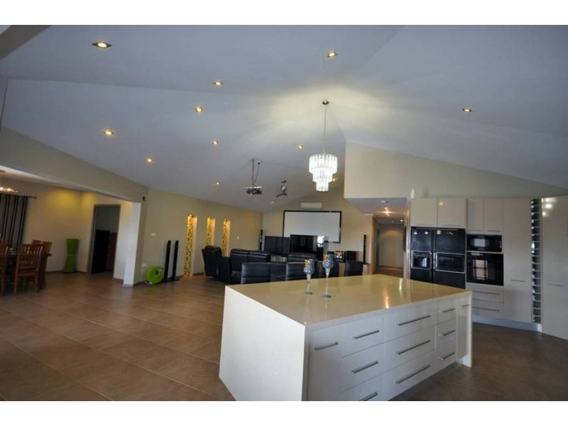 17 Barcoo Close, Bentley Park QLD 4869