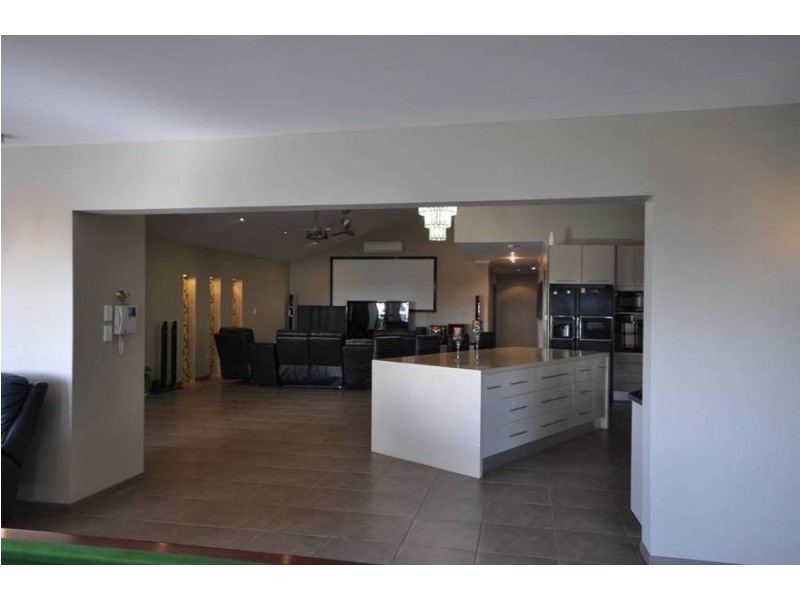 17 Barcoo Close, Bentley Park QLD 4869