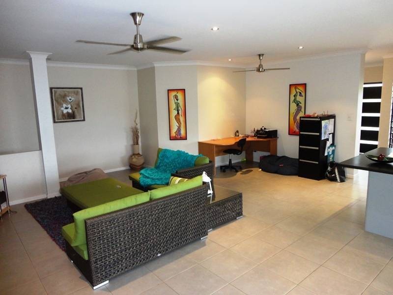 17 Kawana Street, Caravonica QLD 4878