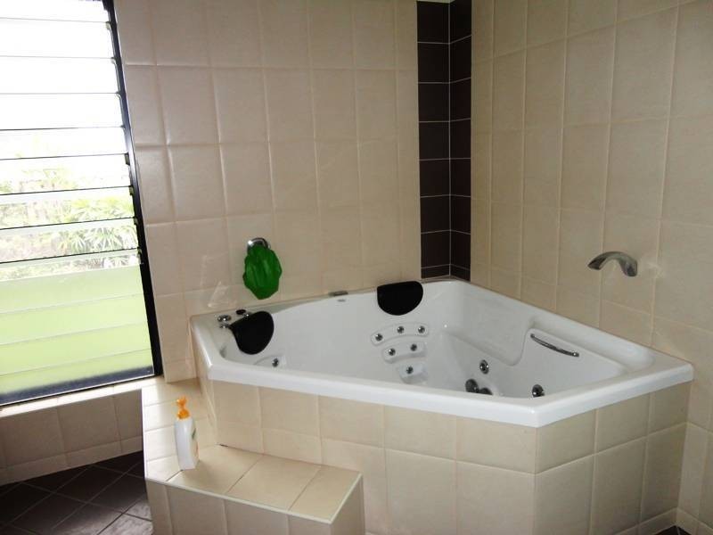 17 Kawana Street, Caravonica QLD 4878