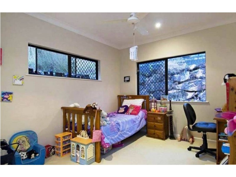 17 Kawana Street, Caravonica QLD 4878