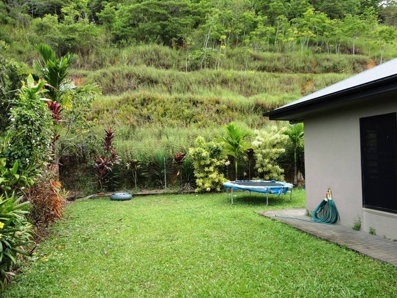 17 Kawana Street, Caravonica QLD 4878