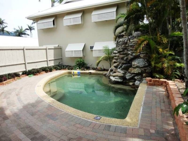 Lvl 1 4/4 Brown Street, Woree QLD 4868