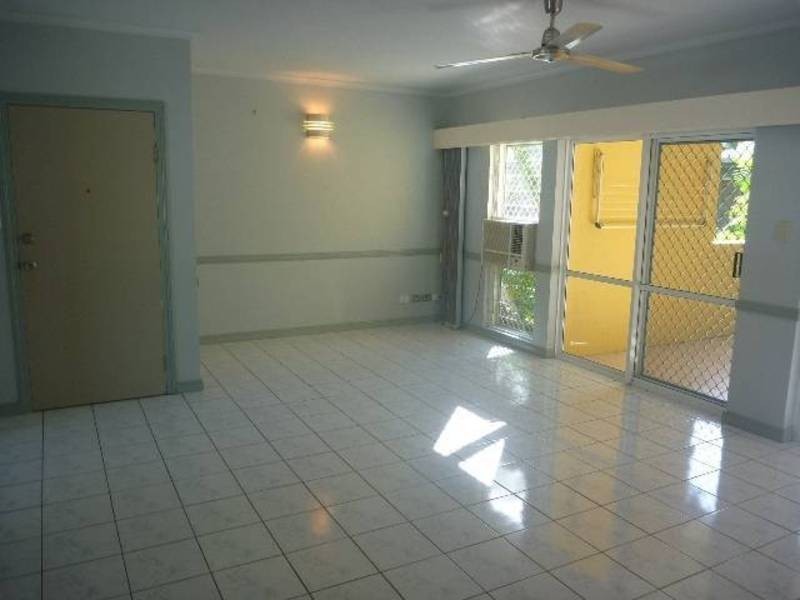 Lvl 1 4/4 Brown Street, Woree QLD 4868