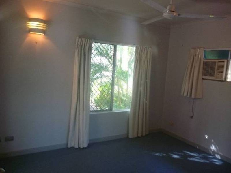 Lvl 1 4/4 Brown Street, Woree QLD 4868