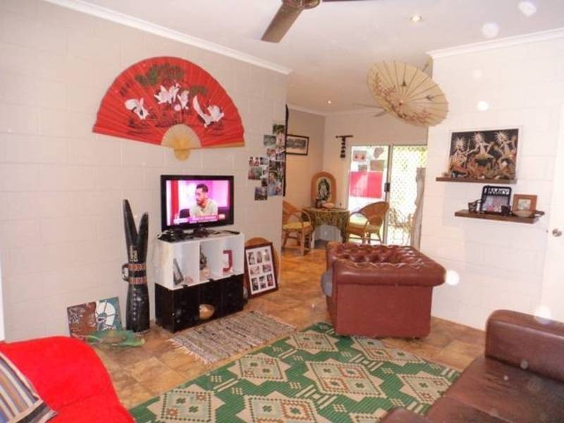 4 Pandora Close, Bentley Park QLD 4869