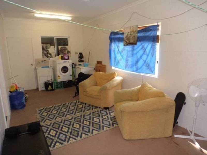 4 Pandora Close, Bentley Park QLD 4869