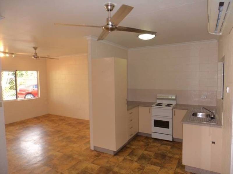 4 Pandora Close, Bentley Park QLD 4869