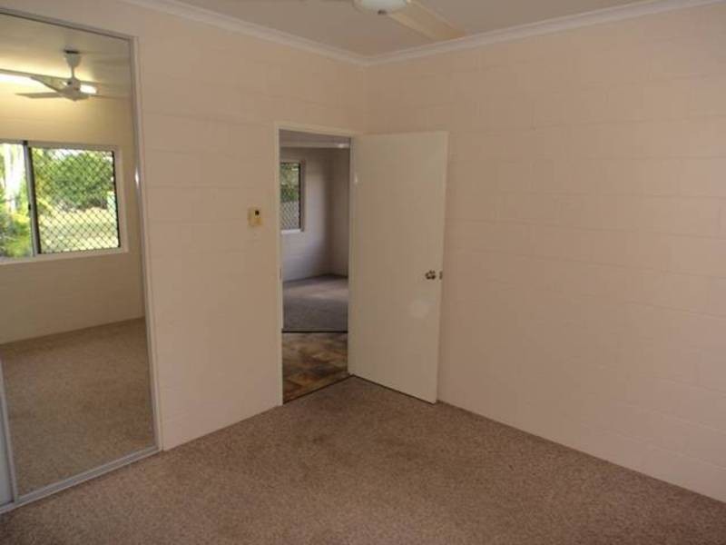4 Pandora Close, Bentley Park QLD 4869