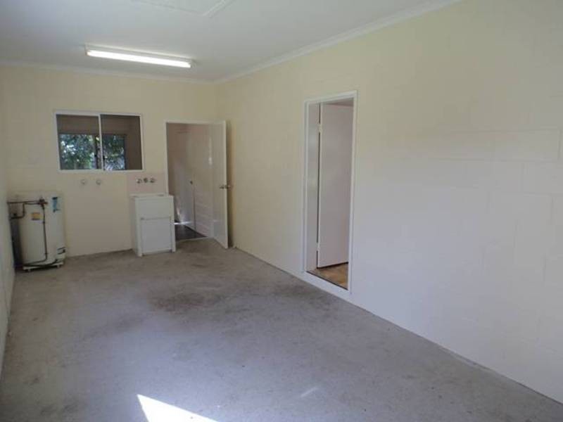 4 Pandora Close, Bentley Park QLD 4869