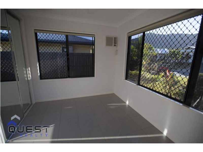 5 Roderick Street, Bentley Park QLD 4869