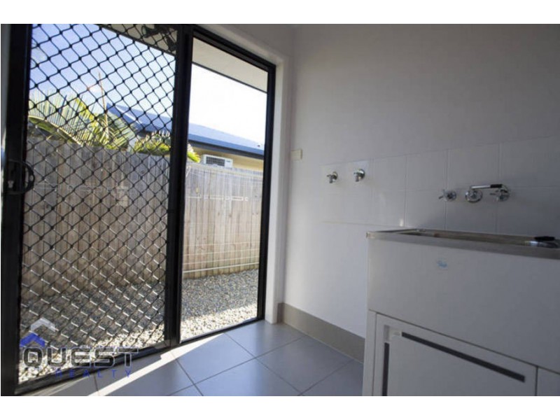 5 Roderick Street, Bentley Park QLD 4869