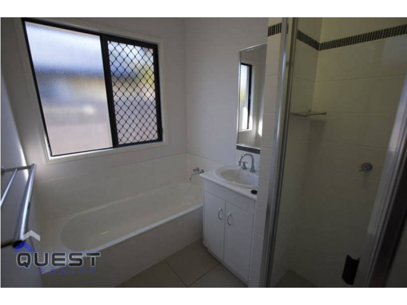 5 Roderick Street, Bentley Park QLD 4869