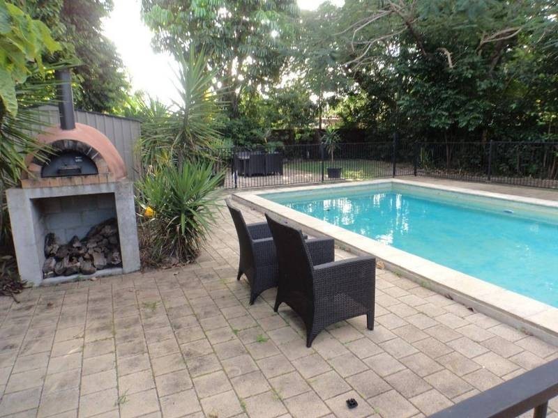 289 Pease Street, Edge Hill QLD 4870