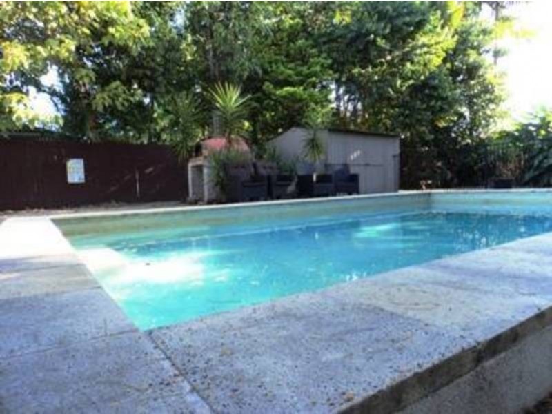 289 Pease Street, Edge Hill QLD 4870