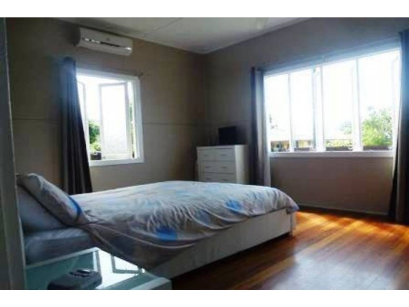 289 Pease Street, Edge Hill QLD 4870