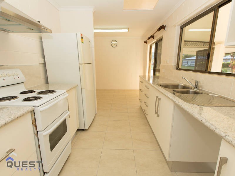 6 Lola Close, Woree QLD 4868