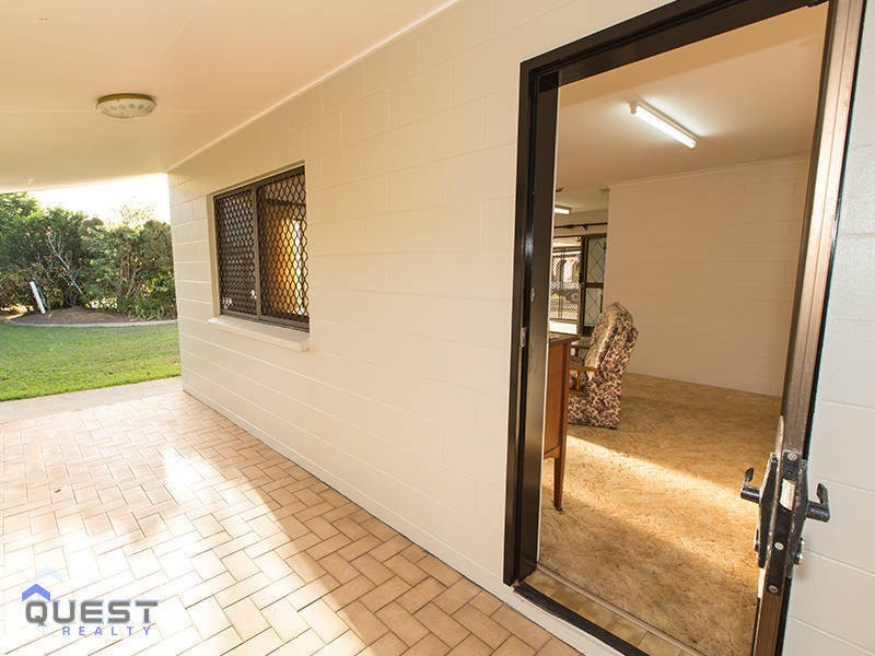 6 Lola Close, Woree QLD 4868