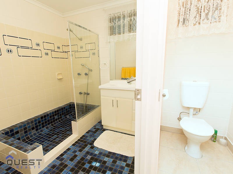 6 Lola Close, Woree QLD 4868