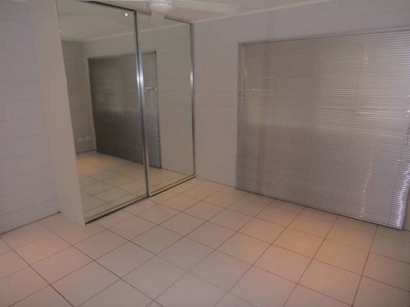 1 & 2/1  Perkins Street, Manoora QLD 4870