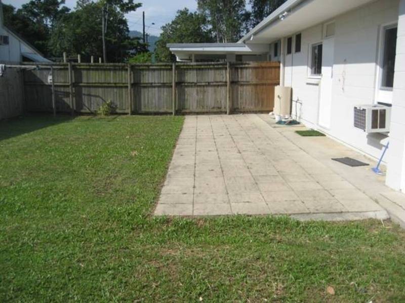 1 & 2/1  Perkins Street, Manoora QLD 4870