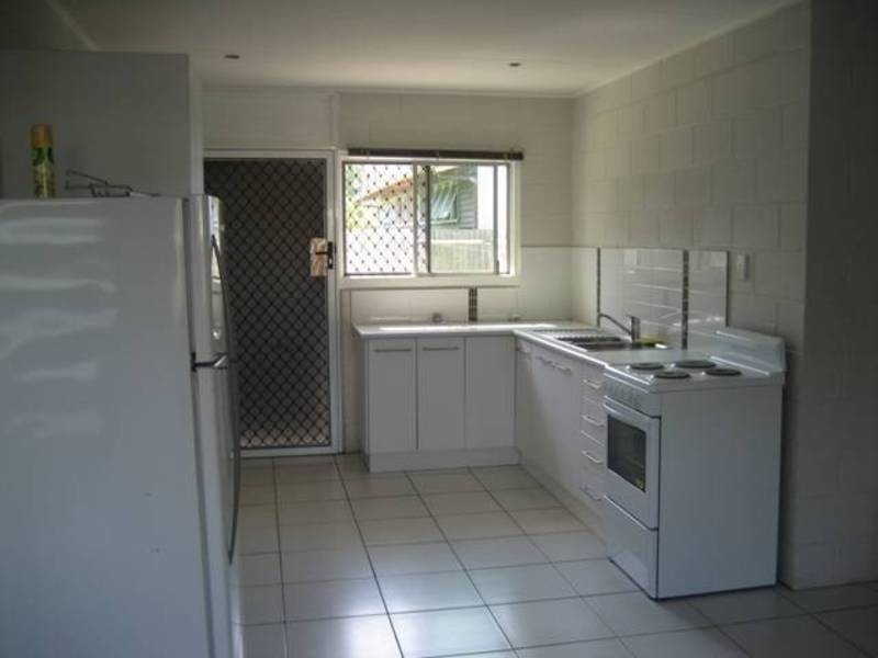 1 & 2/1  Perkins Street, Manoora QLD 4870