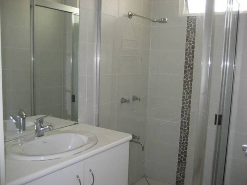 1 & 2/1  Perkins Street, Manoora QLD 4870